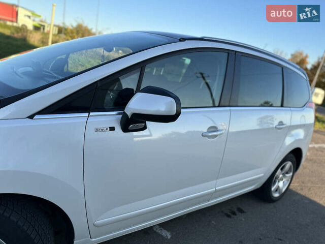Белый Пежо 5008, объемом двигателя 2 л и пробегом 205 тыс. км за 8950 $, фото 11 на Automoto.ua