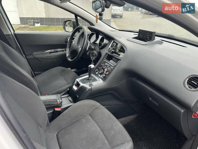 Белый Пежо 5008, объемом двигателя 1.56 л и пробегом 306 тыс. км за 8850 $, фото 11 на Automoto.ua