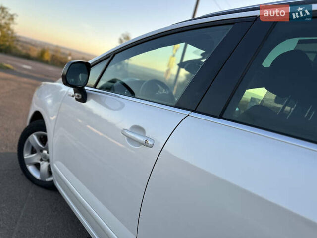 Белый Пежо 5008, объемом двигателя 2 л и пробегом 205 тыс. км за 8950 $, фото 45 на Automoto.ua