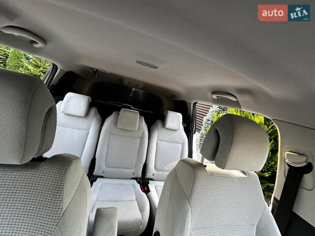 Білий Пежо 5008, об'ємом двигуна 2 л та пробігом 260 тис. км за 9000 $, фото 5 на Automoto.ua