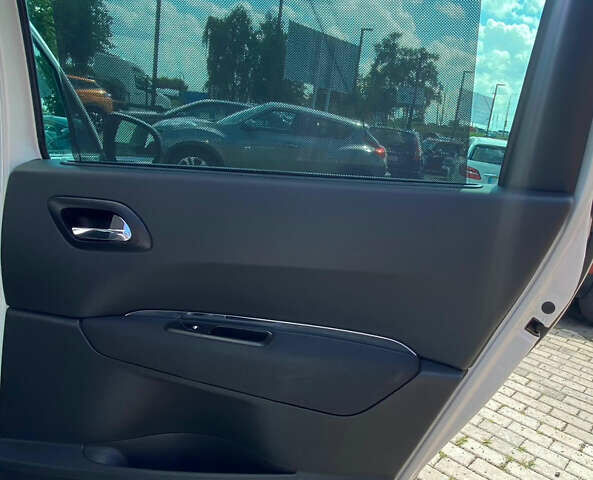 Белый Пежо 5008, объемом двигателя 1.6 л и пробегом 219 тыс. км за 8700 $, фото 19 на Automoto.ua