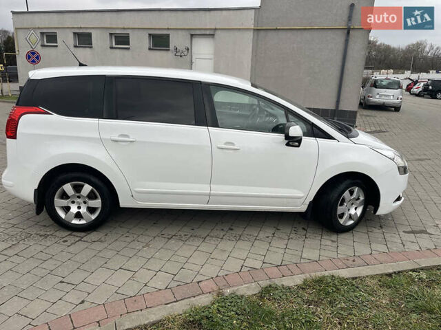 Белый Пежо 5008, объемом двигателя 1.56 л и пробегом 306 тыс. км за 8850 $, фото 4 на Automoto.ua