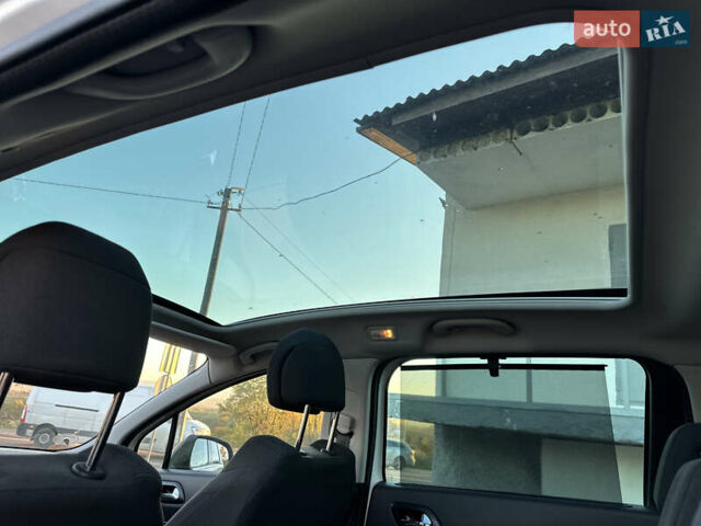 Белый Пежо 5008, объемом двигателя 2 л и пробегом 205 тыс. км за 8950 $, фото 65 на Automoto.ua