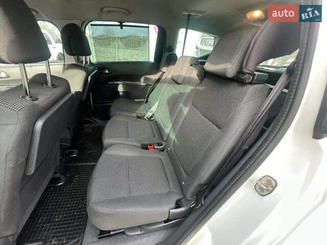 Білий Пежо 5008, об'ємом двигуна 1.6 л та пробігом 205 тис. км за 9099 $, фото 21 на Automoto.ua