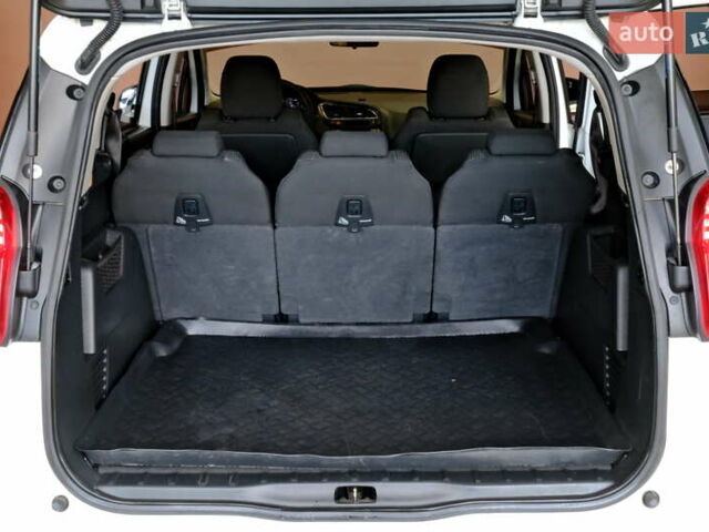 Белый Пежо 5008, объемом двигателя 1.6 л и пробегом 232 тыс. км за 7900 $, фото 55 на Automoto.ua