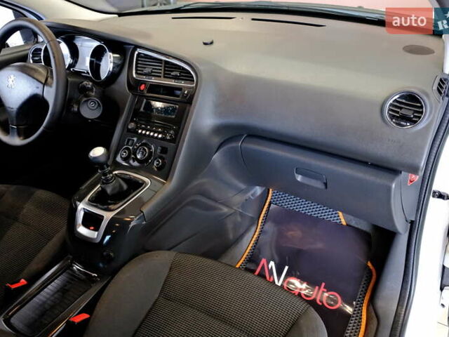 Белый Пежо 5008, объемом двигателя 1.6 л и пробегом 232 тыс. км за 7900 $, фото 48 на Automoto.ua