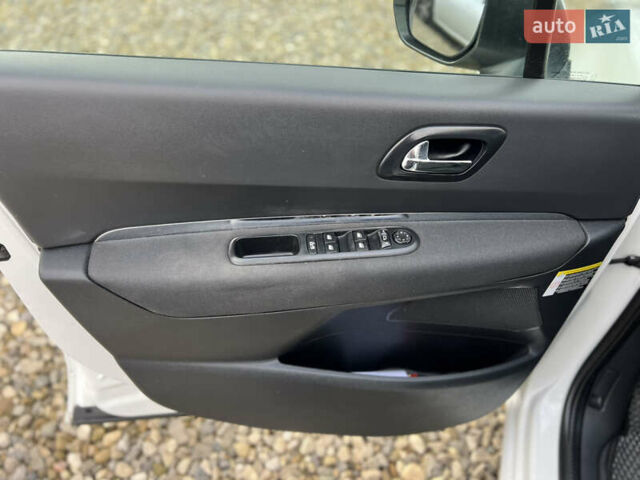 Білий Пежо 5008, об'ємом двигуна 1.6 л та пробігом 205 тис. км за 9099 $, фото 15 на Automoto.ua