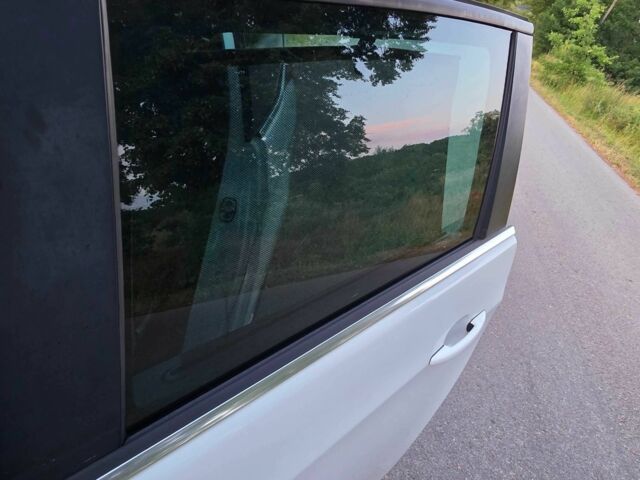 Білий Пежо 5008, об'ємом двигуна 1.6 л та пробігом 183 тис. км за 9000 $, фото 13 на Automoto.ua