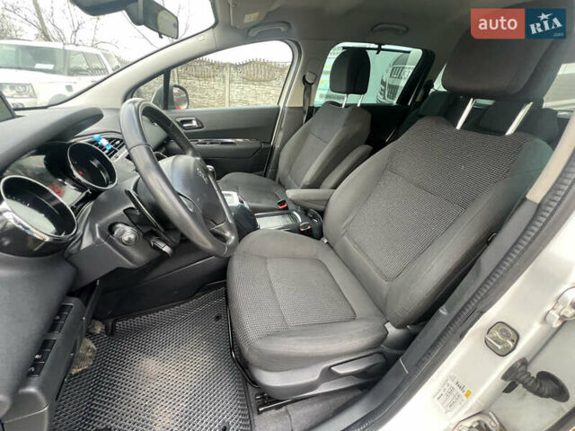 Білий Пежо 5008, об'ємом двигуна 1.6 л та пробігом 205 тис. км за 9099 $, фото 16 на Automoto.ua