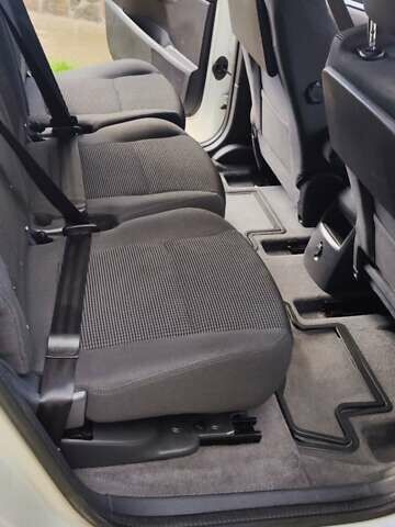 Білий Пежо 5008, об'ємом двигуна 1.6 л та пробігом 208 тис. км за 9600 $, фото 33 на Automoto.ua