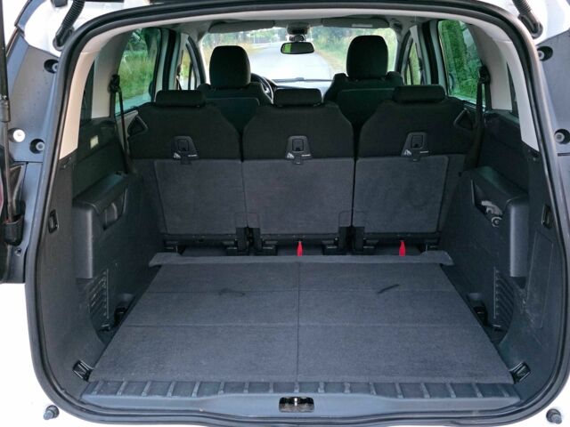 Білий Пежо 5008, об'ємом двигуна 1.6 л та пробігом 183 тис. км за 9000 $, фото 18 на Automoto.ua