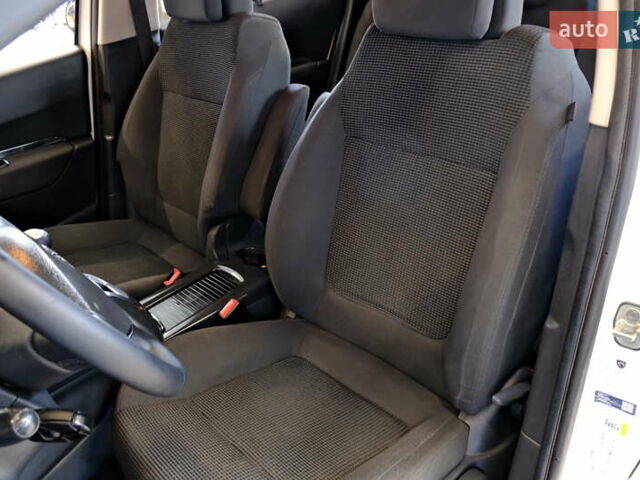 Белый Пежо 5008, объемом двигателя 1.6 л и пробегом 232 тыс. км за 7900 $, фото 35 на Automoto.ua