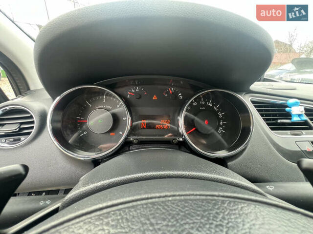 Білий Пежо 5008, об'ємом двигуна 1.6 л та пробігом 205 тис. км за 9099 $, фото 28 на Automoto.ua
