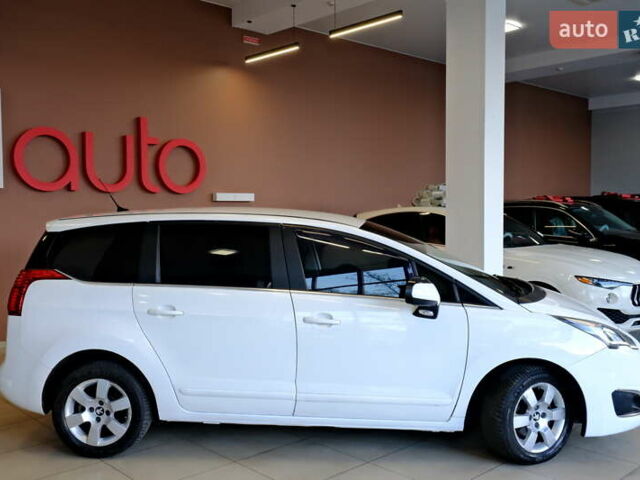 Белый Пежо 5008, объемом двигателя 1.6 л и пробегом 232 тыс. км за 7900 $, фото 12 на Automoto.ua