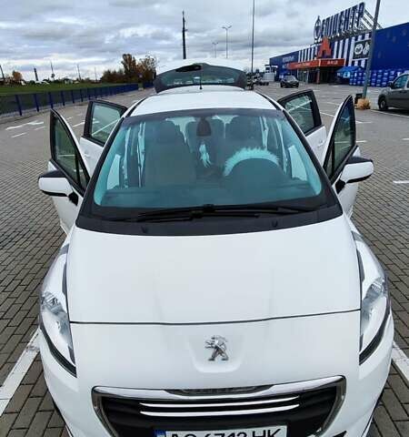 Белый Пежо 5008, объемом двигателя 1.56 л и пробегом 330 тыс. км за 9300 $, фото 5 на Automoto.ua