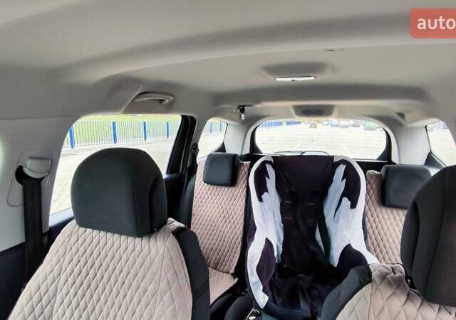 Белый Пежо 5008, объемом двигателя 1.56 л и пробегом 330 тыс. км за 9300 $, фото 12 на Automoto.ua