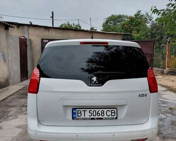 Белый Пежо 5008, объемом двигателя 1.56 л и пробегом 239 тыс. км за 6900 $, фото 16 на Automoto.ua