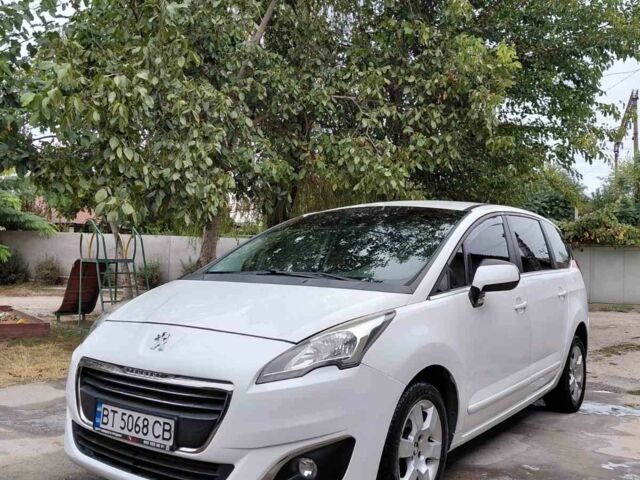 Белый Пежо 5008, объемом двигателя 1.6 л и пробегом 239 тыс. км за 6999 $, фото 1 на Automoto.ua