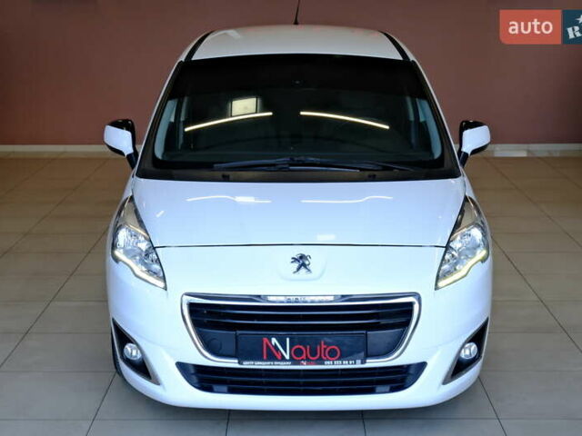 Белый Пежо 5008, объемом двигателя 1.6 л и пробегом 232 тыс. км за 7900 $, фото 1 на Automoto.ua