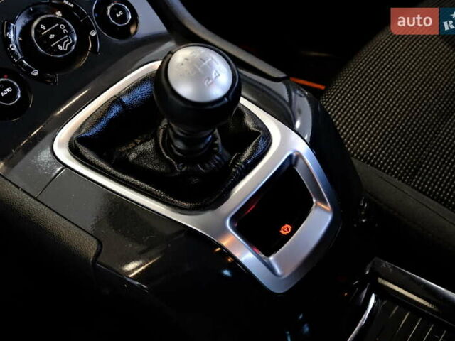 Белый Пежо 5008, объемом двигателя 1.6 л и пробегом 232 тыс. км за 7900 $, фото 26 на Automoto.ua