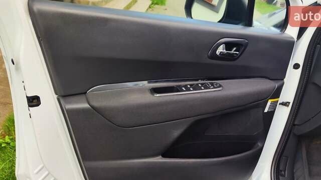 Білий Пежо 5008, об'ємом двигуна 1.6 л та пробігом 208 тис. км за 9600 $, фото 22 на Automoto.ua