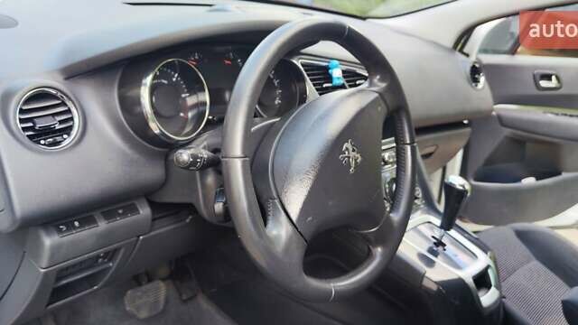 Білий Пежо 5008, об'ємом двигуна 1.6 л та пробігом 208 тис. км за 9600 $, фото 24 на Automoto.ua