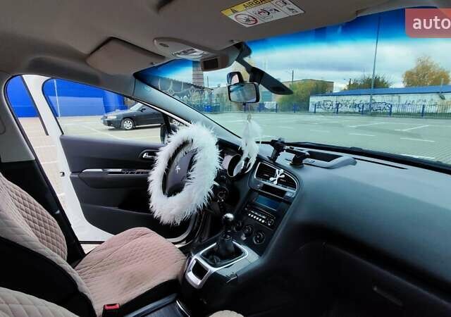 Белый Пежо 5008, объемом двигателя 1.56 л и пробегом 330 тыс. км за 9300 $, фото 2 на Automoto.ua