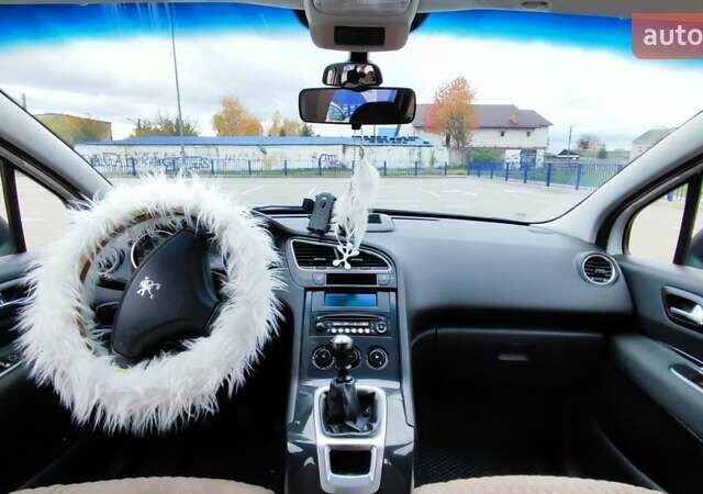 Белый Пежо 5008, объемом двигателя 1.56 л и пробегом 330 тыс. км за 9300 $, фото 10 на Automoto.ua