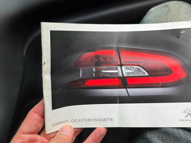 Білий Пежо 5008, об'ємом двигуна 1.6 л та пробігом 183 тис. км за 9000 $, фото 19 на Automoto.ua