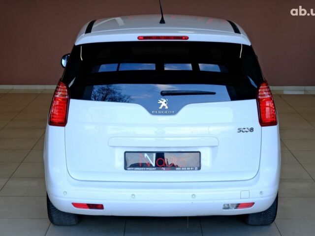 Белый Пежо 5008, объемом двигателя 1.6 л и пробегом 232 тыс. км за 7900 $, фото 5 на Automoto.ua