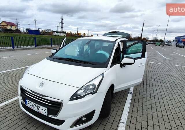 Белый Пежо 5008, объемом двигателя 1.56 л и пробегом 330 тыс. км за 9300 $, фото 7 на Automoto.ua