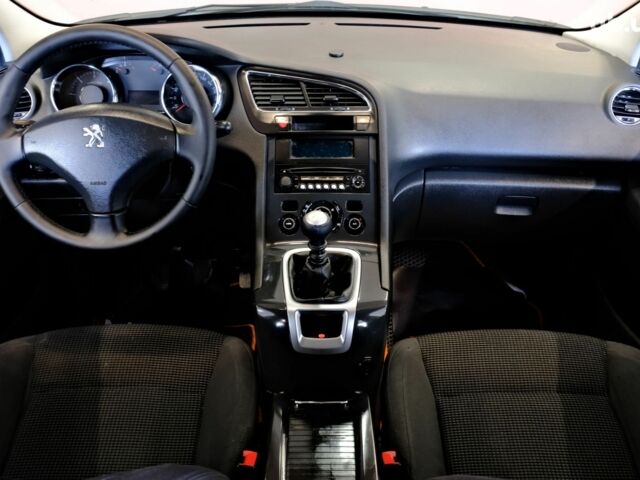 Белый Пежо 5008, объемом двигателя 1.6 л и пробегом 232 тыс. км за 7900 $, фото 6 на Automoto.ua