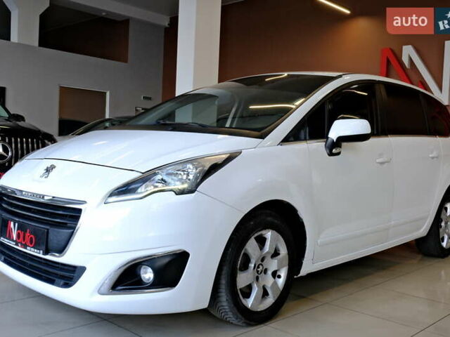 Белый Пежо 5008, объемом двигателя 1.6 л и пробегом 232 тыс. км за 7900 $, фото 4 на Automoto.ua