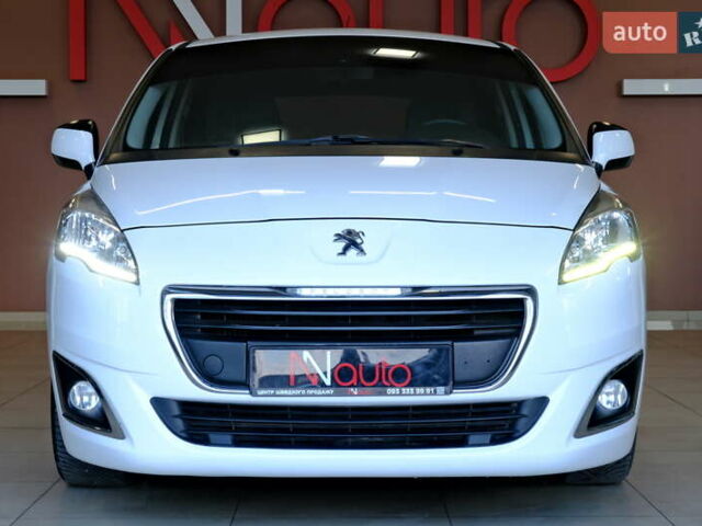 Белый Пежо 5008, объемом двигателя 1.6 л и пробегом 232 тыс. км за 7900 $, фото 2 на Automoto.ua