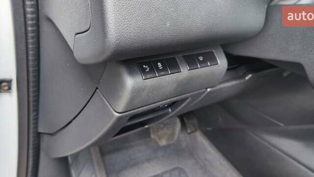 Білий Пежо 5008, об'ємом двигуна 1.6 л та пробігом 210 тис. км за 9100 $, фото 17 на Automoto.ua