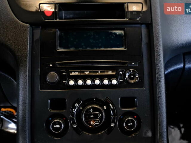 Белый Пежо 5008, объемом двигателя 1.6 л и пробегом 232 тыс. км за 7900 $, фото 27 на Automoto.ua