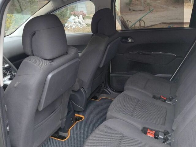 Белый Пежо 5008, объемом двигателя 1.6 л и пробегом 239 тыс. км за 6999 $, фото 7 на Automoto.ua