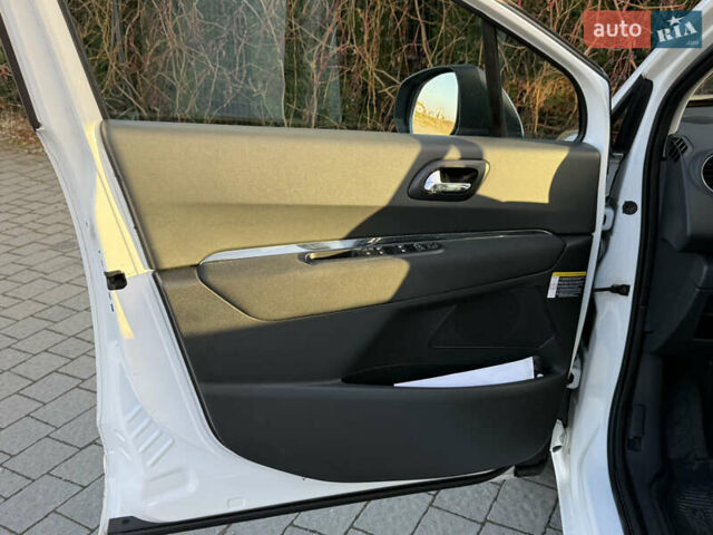 Білий Пежо 5008, об'ємом двигуна 1.6 л та пробігом 230 тис. км за 9999 $, фото 40 на Automoto.ua