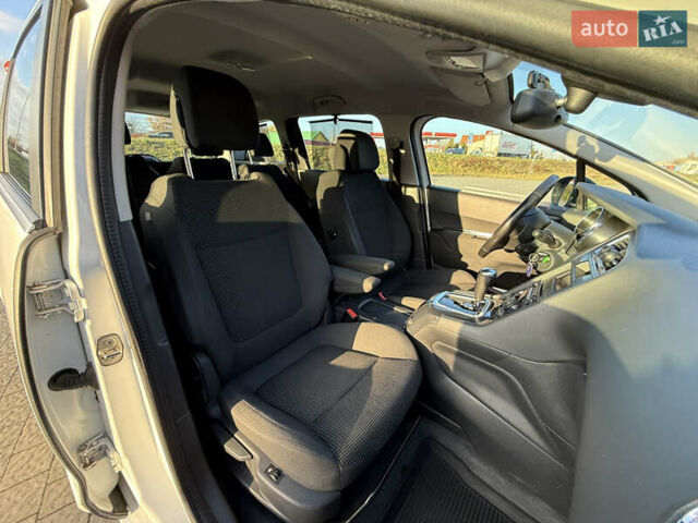 Білий Пежо 5008, об'ємом двигуна 1.6 л та пробігом 230 тис. км за 9999 $, фото 22 на Automoto.ua