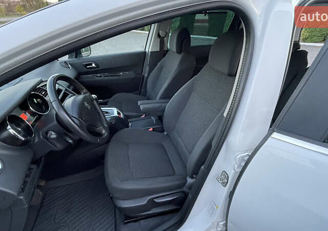 Білий Пежо 5008, об'ємом двигуна 1.6 л та пробігом 220 тис. км за 12300 $, фото 23 на Automoto.ua