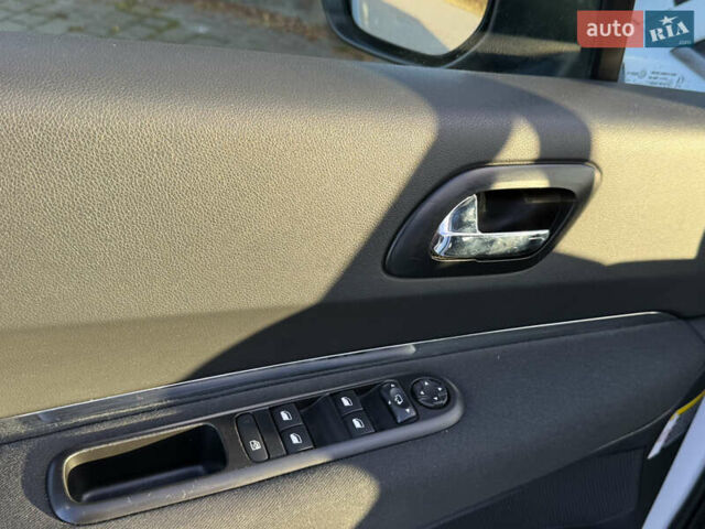 Білий Пежо 5008, об'ємом двигуна 1.6 л та пробігом 230 тис. км за 9999 $, фото 41 на Automoto.ua