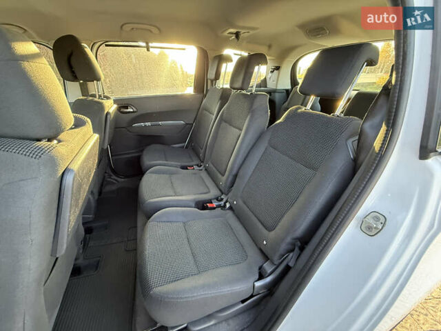 Білий Пежо 5008, об'ємом двигуна 1.6 л та пробігом 230 тис. км за 9999 $, фото 37 на Automoto.ua