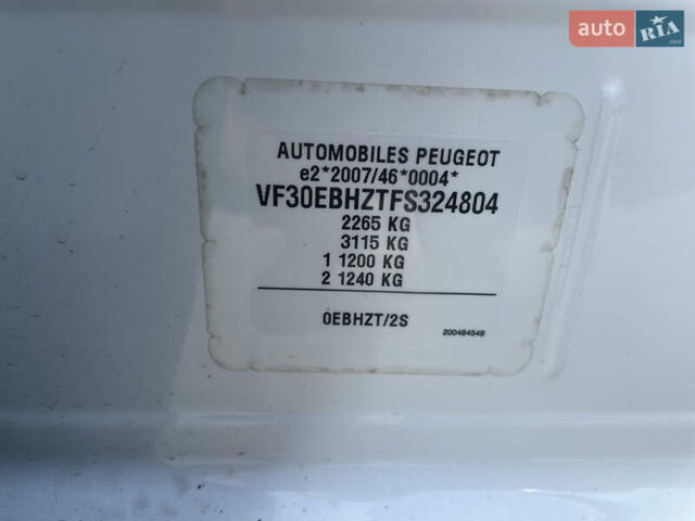 Білий Пежо 5008, об'ємом двигуна 1.6 л та пробігом 220 тис. км за 12300 $, фото 8 на Automoto.ua