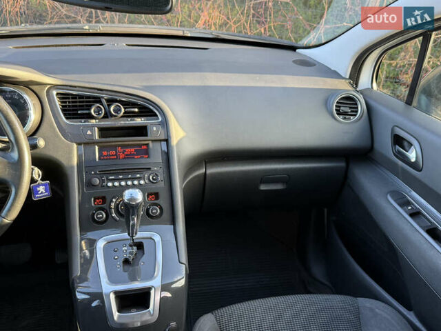 Білий Пежо 5008, об'ємом двигуна 1.6 л та пробігом 230 тис. км за 9999 $, фото 31 на Automoto.ua
