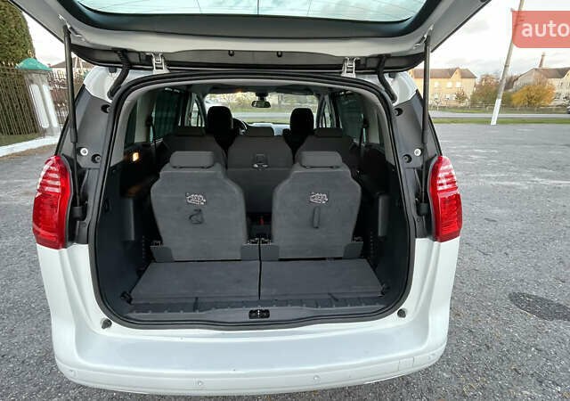 Білий Пежо 5008, об'ємом двигуна 1.6 л та пробігом 220 тис. км за 12300 $, фото 19 на Automoto.ua