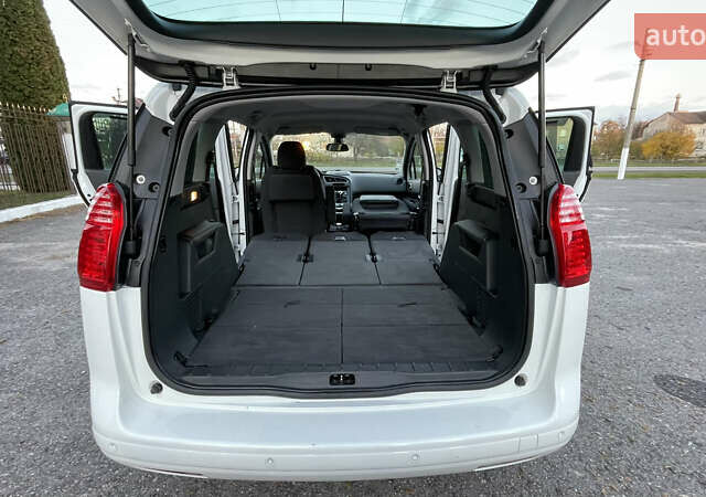 Білий Пежо 5008, об'ємом двигуна 1.6 л та пробігом 220 тис. км за 12300 $, фото 21 на Automoto.ua