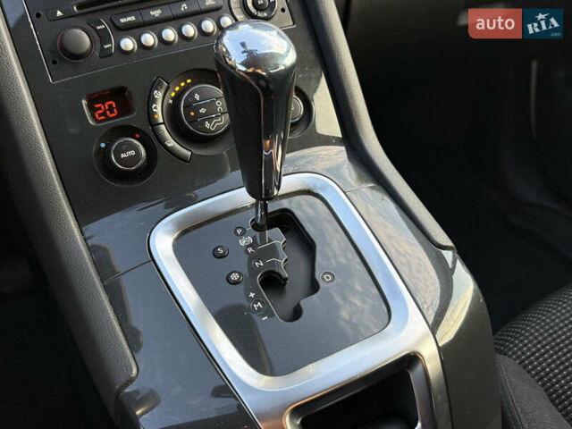 Білий Пежо 5008, об'ємом двигуна 1.6 л та пробігом 230 тис. км за 9999 $, фото 47 на Automoto.ua