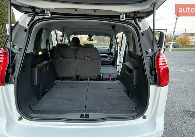 Білий Пежо 5008, об'ємом двигуна 1.6 л та пробігом 220 тис. км за 12300 $, фото 22 на Automoto.ua