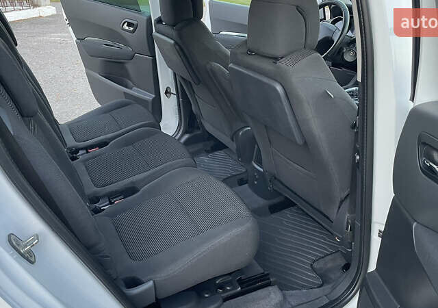 Білий Пежо 5008, об'ємом двигуна 1.6 л та пробігом 220 тис. км за 12300 $, фото 13 на Automoto.ua