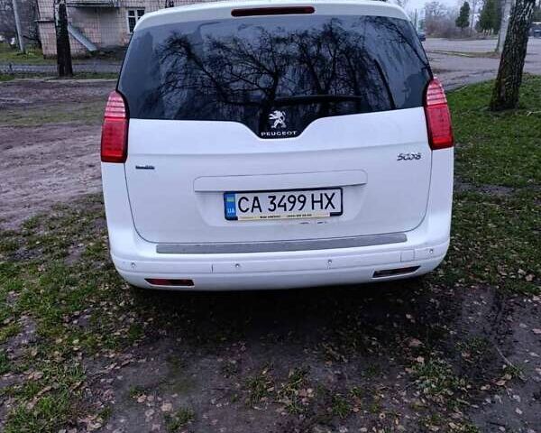 Белый Пежо 5008, объемом двигателя 1.56 л и пробегом 180 тыс. км за 8555 $, фото 2 на Automoto.ua
